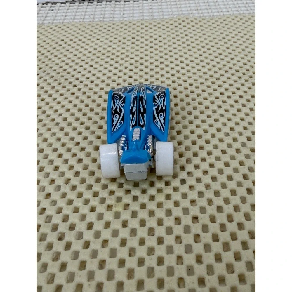 Hot Wheels Super Stinger Blue White Tribal Flames Diecast Toy Car FJX42 2017 EUC